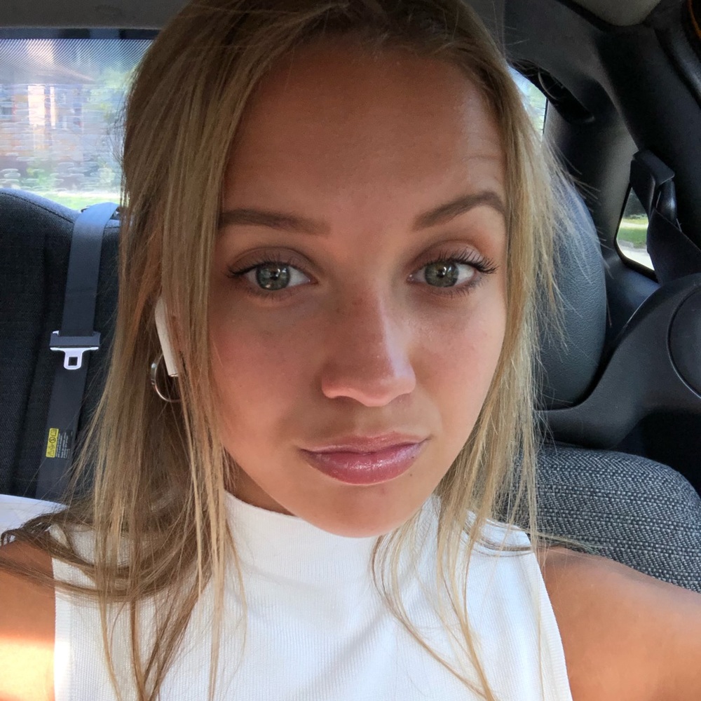 Meet your Posher, Andreya